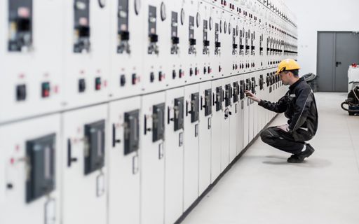 3 Lesser-Known Switchgear Stocks Driving the Growth of Data Center Industry