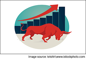 Sensex Today Ends 311 Points Higher, Nifty Ends Above 17,700 | Kotak Mahindra Bank Jumps 5% | IT Stocks Tank Ahead of Q4 Earnings